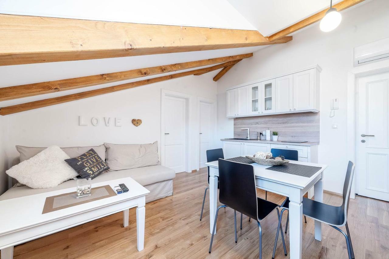 Apartments Rialto Gallery Σίμπενικ Εξωτερικό φωτογραφία